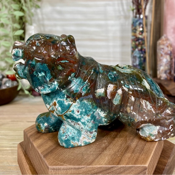 1036 Ocean Jasper Tiger Crystal Carving - Picture 5 of 11